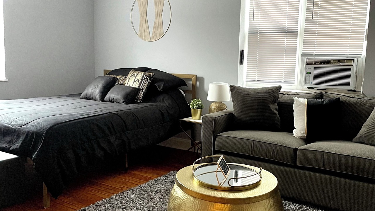 Photo of Bedroom in Evanston