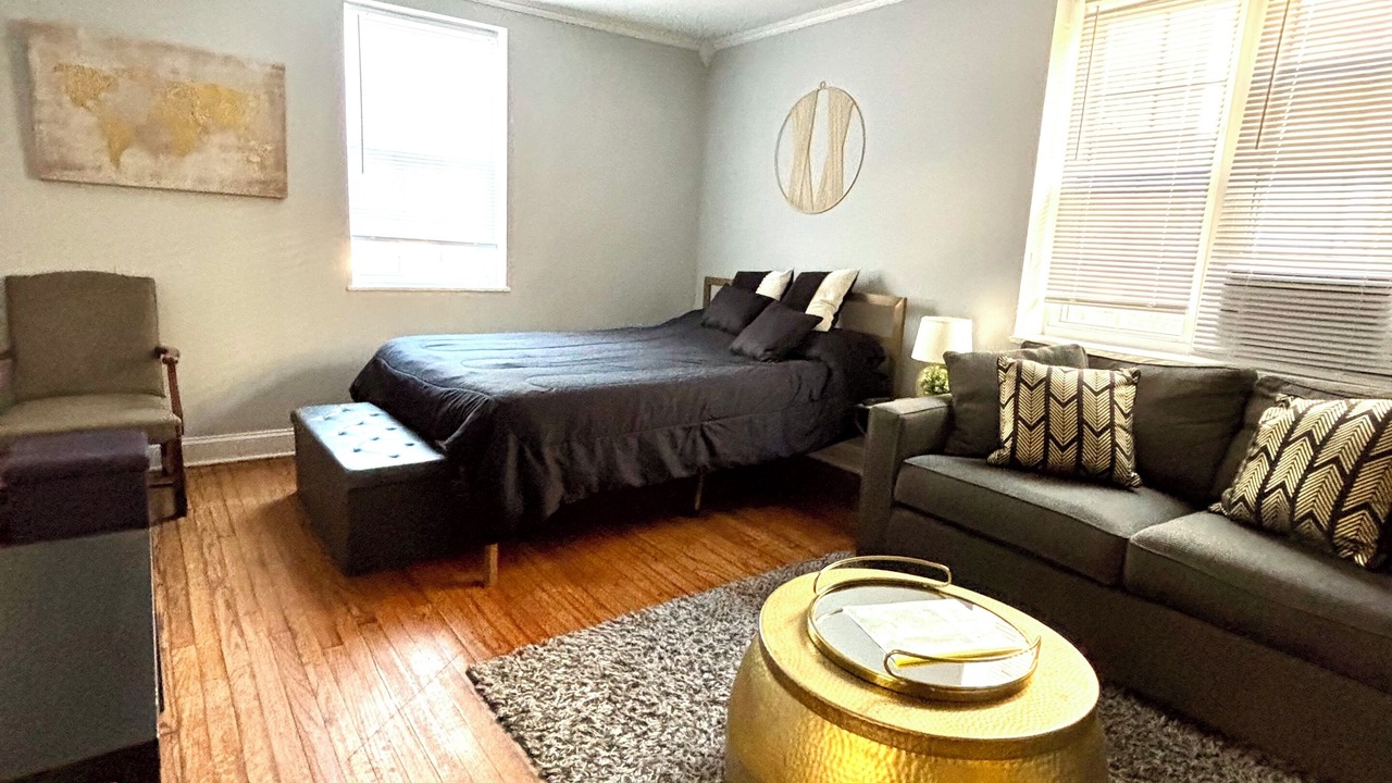 Photo of Bedroom in Evanston