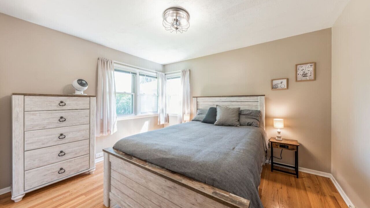 Photo of Bedroom in Grayslake