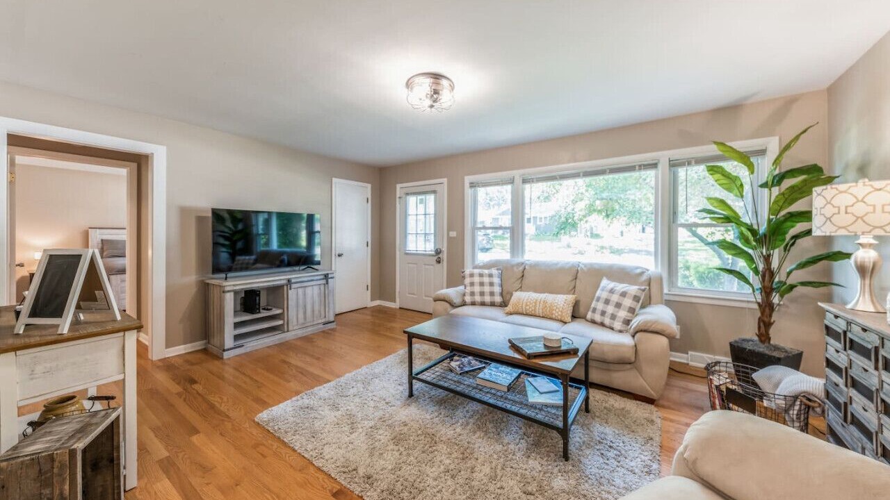 Photo of Livingroom in Grayslake