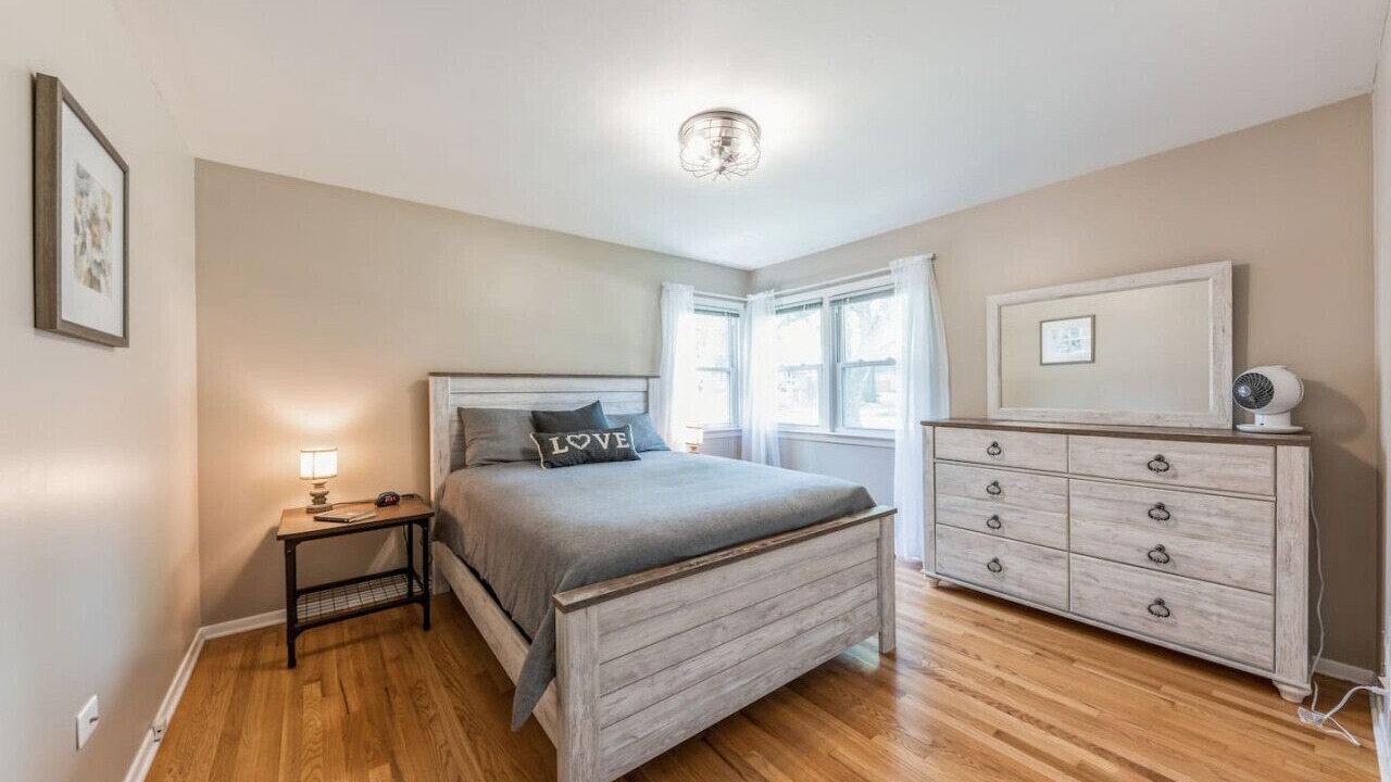 Photo of Bedroom in Grayslake