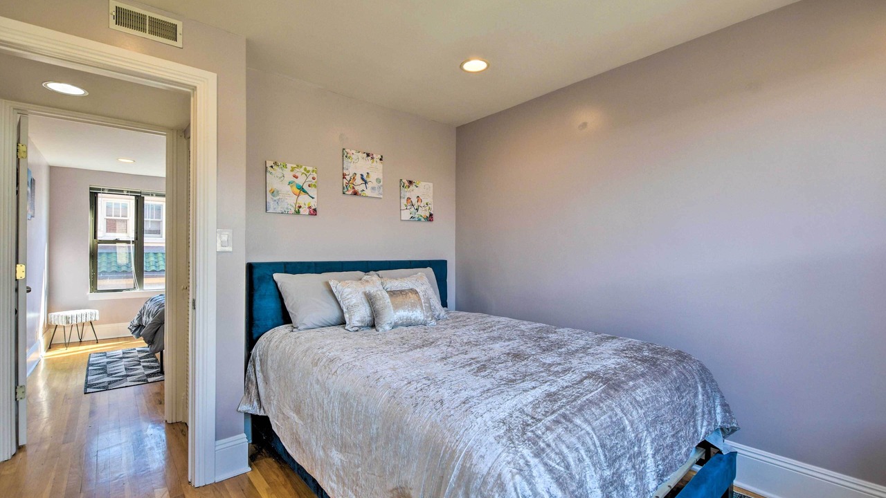 Photo of Bedroom in Rogers Park