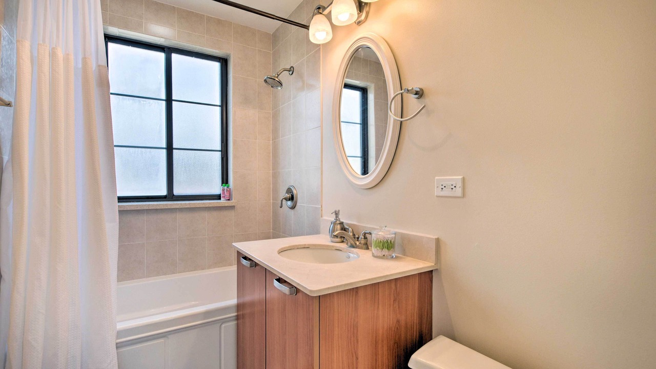 Photo of Bathroom in Rogers Park