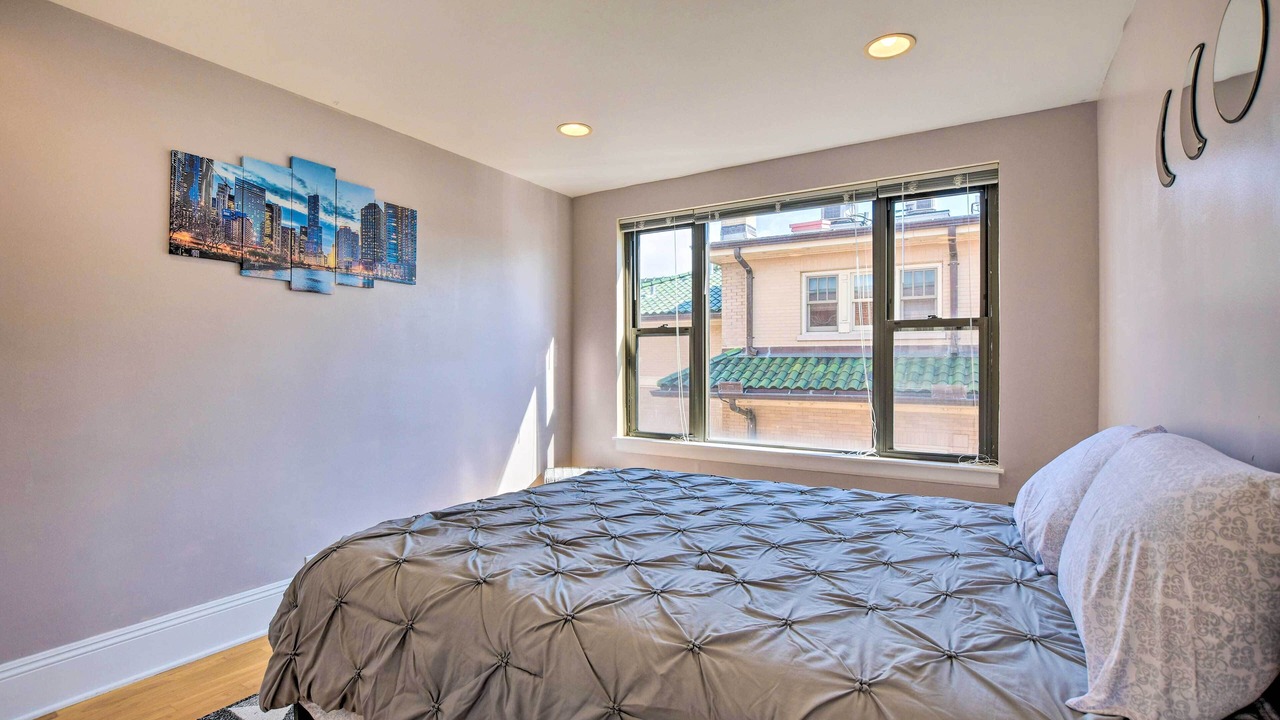 Photo of Bedroom in Rogers Park