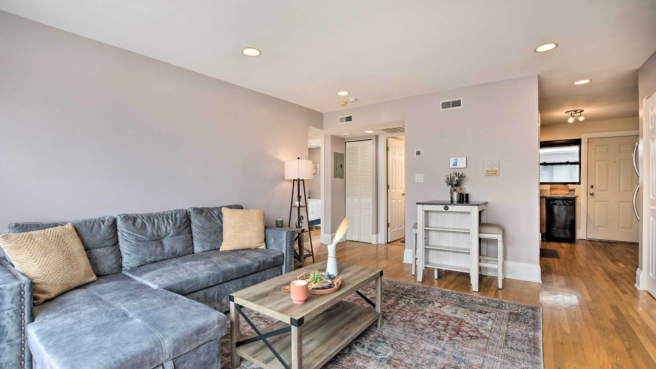 Photo of Livingroom in Rogers Park