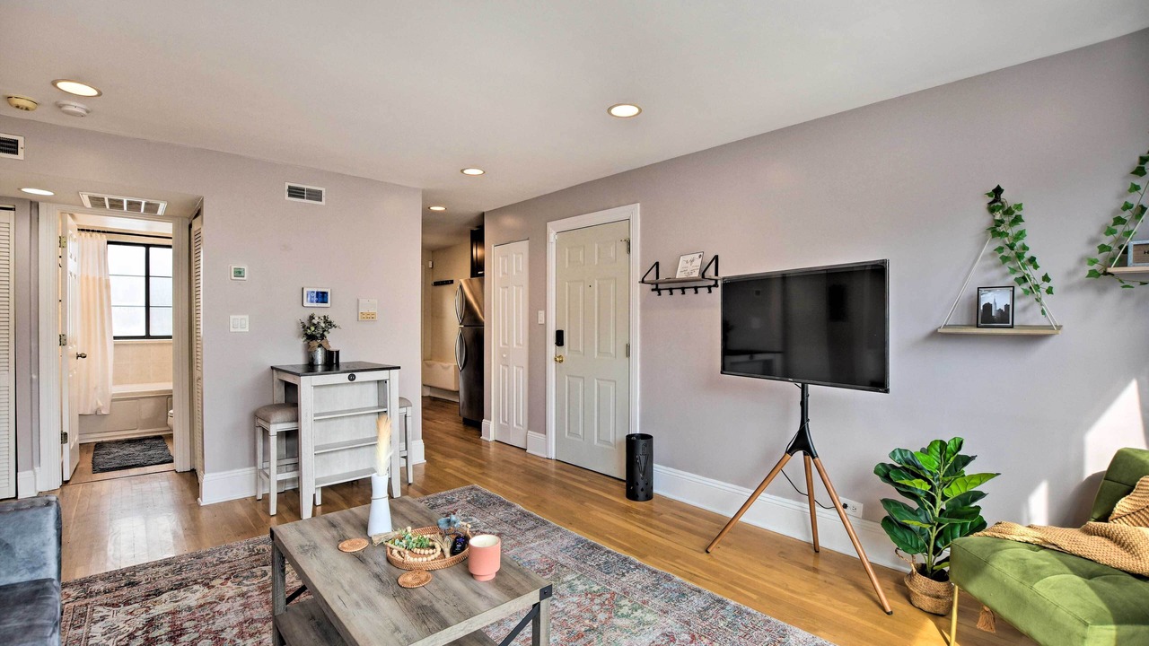 Photo of Livingroom in Rogers Park
