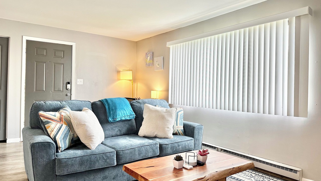 Photo of Livingroom in Aurora