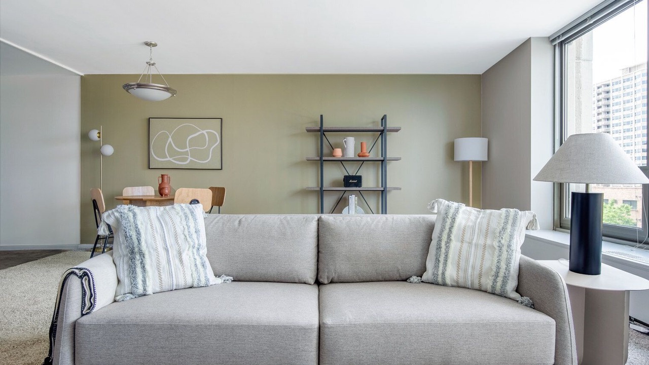 Photo of Livingroom in Lake View East