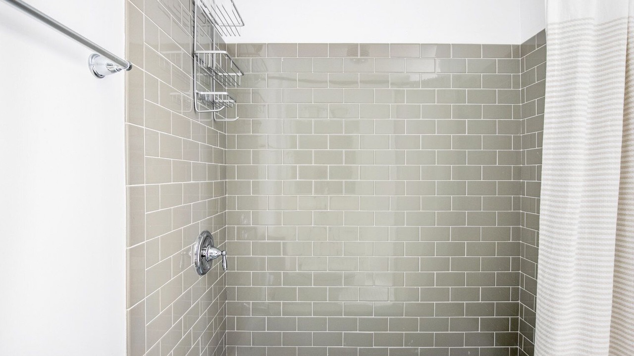 Photo of Bathroom in Lake View East
