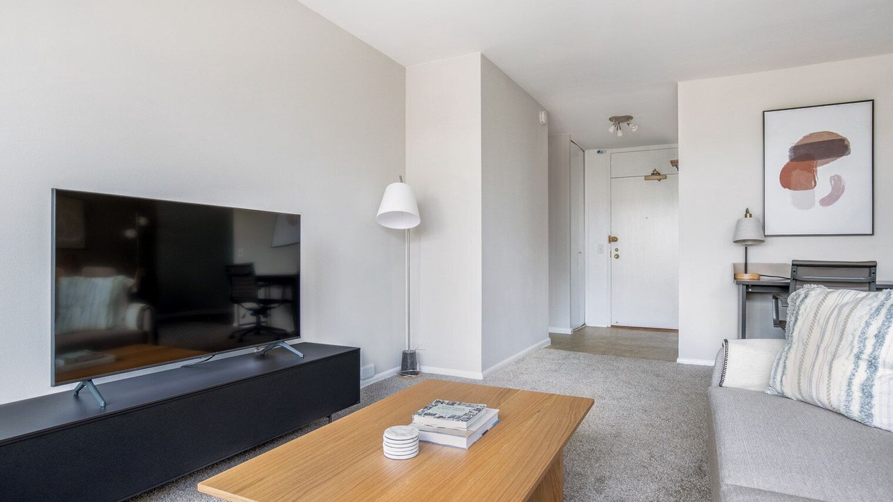 Photo of Livingroom in Lake View East