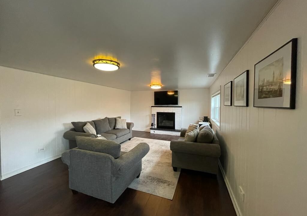Photo of Livingroom in Darien
