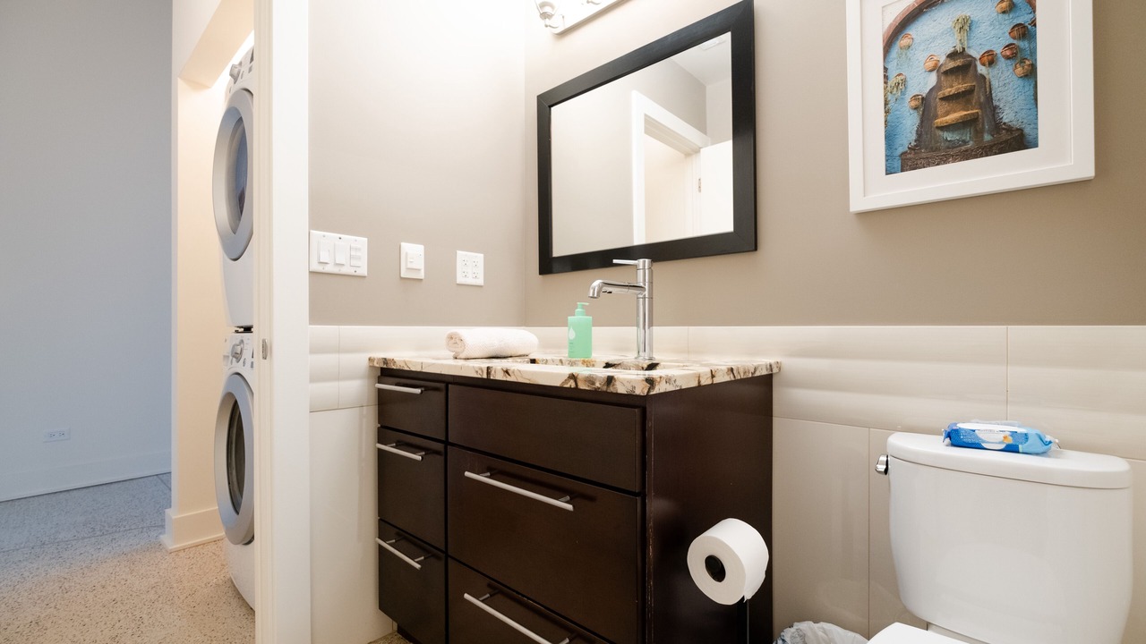 Photo of Bathroom in McKinley Park