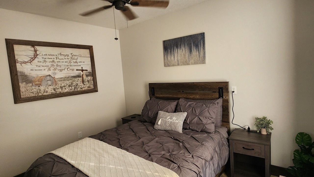 Photo of Bedroom in Sullivan
