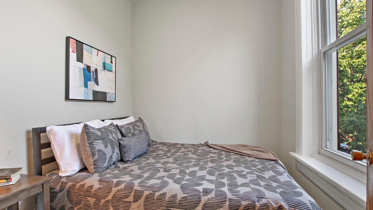 Photo of Bedroom in Uptown