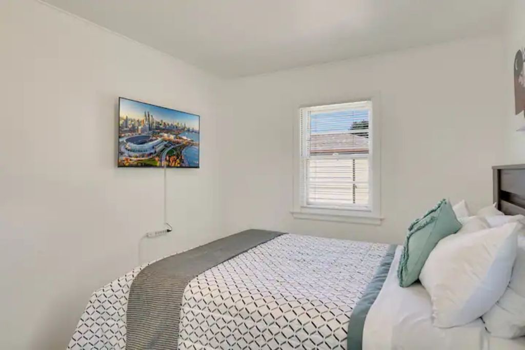 Photo of Bedroom in Lombard