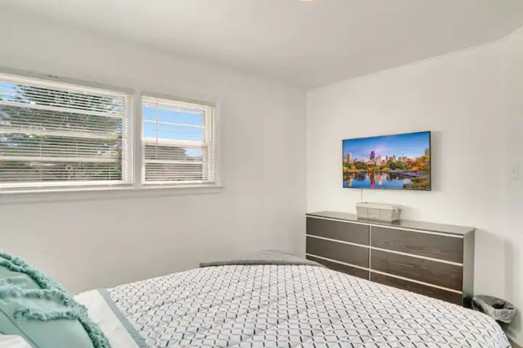 Photo of Bedroom in Lombard