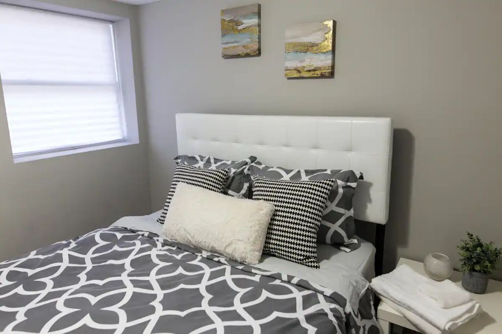 Photo of Bedroom in Albany Park