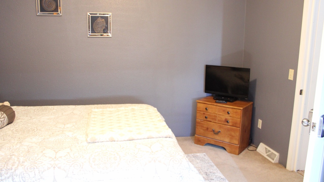 Photo of Bedroom in Alton
