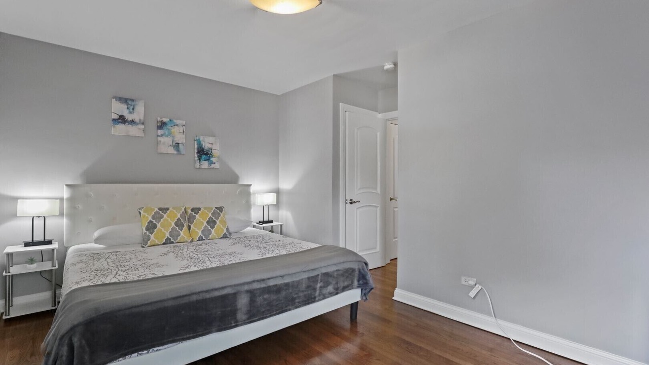 Photo of Bedroom in Des Plaines