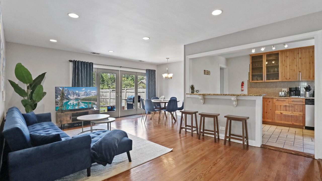 Photo of Livingroom in Des Plaines