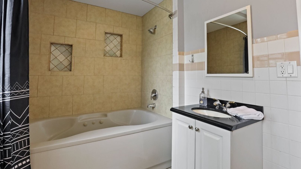 Photo of Bathroom in Des Plaines