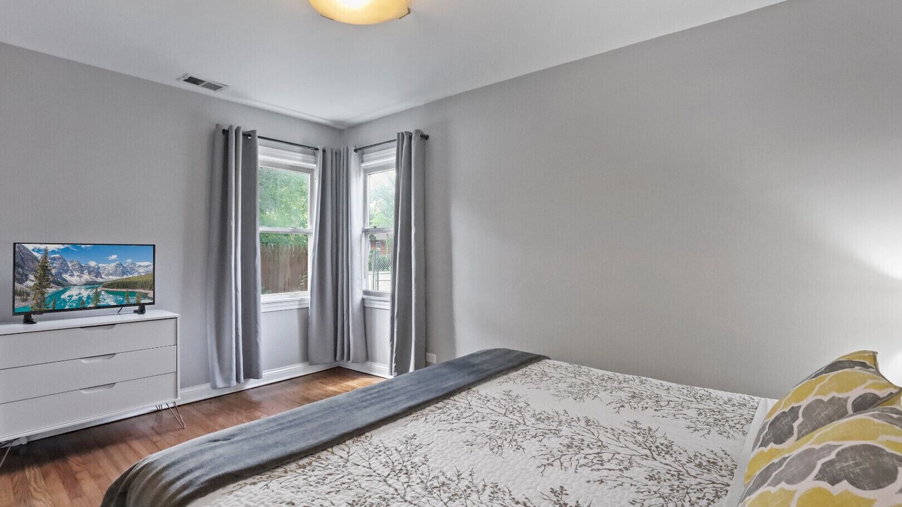 Photo of Bedroom in Des Plaines