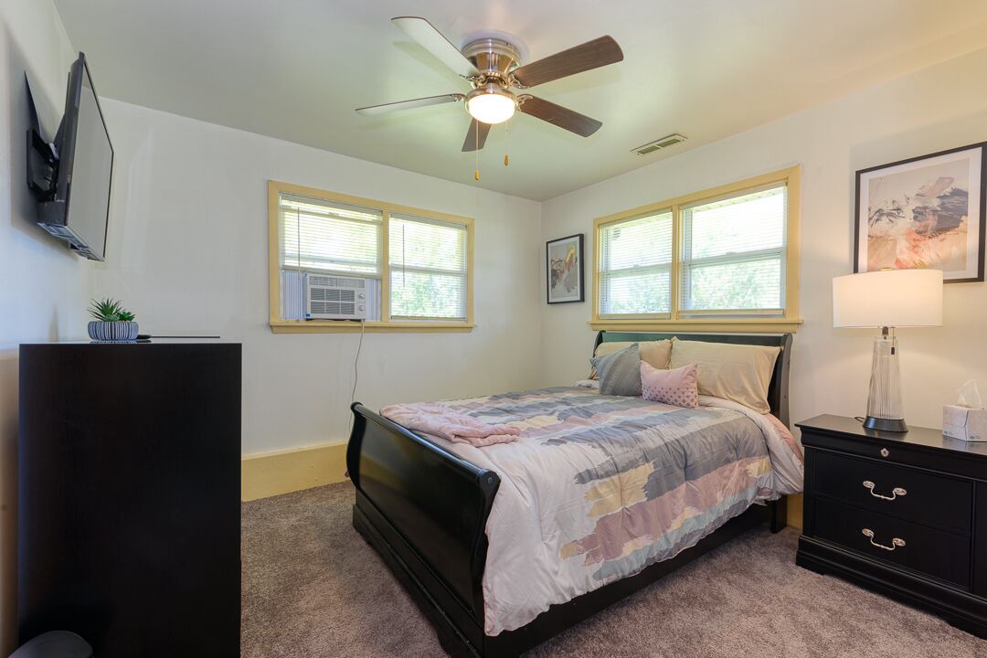 Photo of Bedroom in Olympia Fields