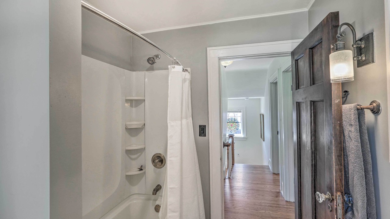 Photo of Bathroom in Savanna