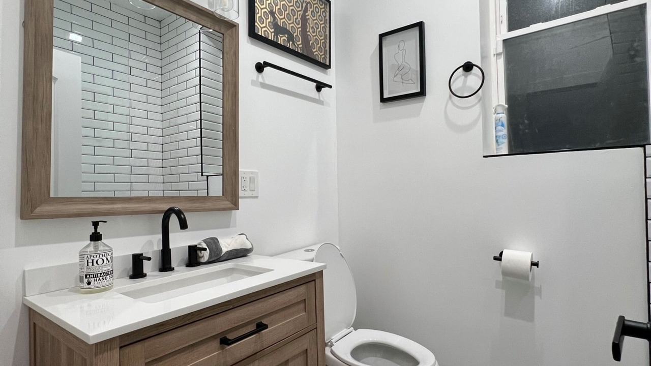 Photo of Bathroom in Greater Grand Crossing