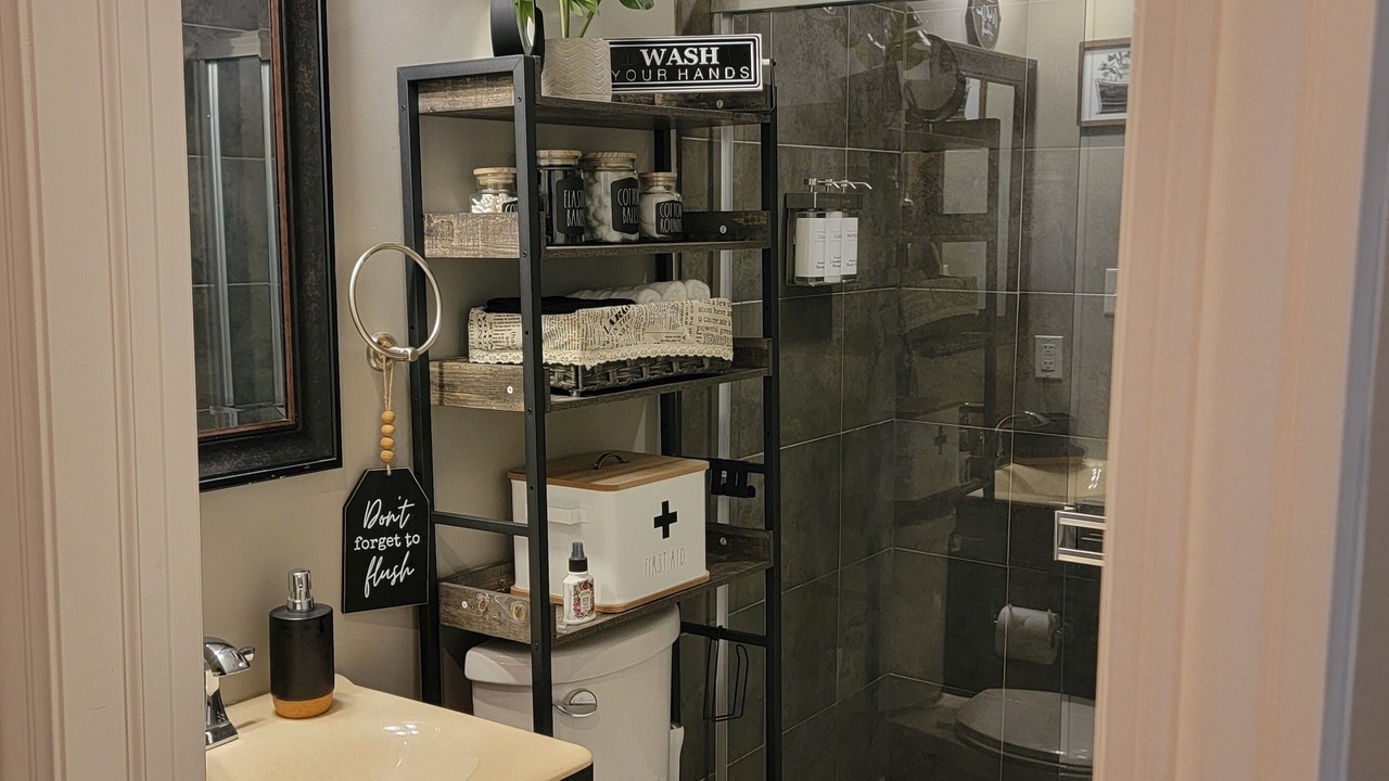 Photo of Bathroom in DeKalb