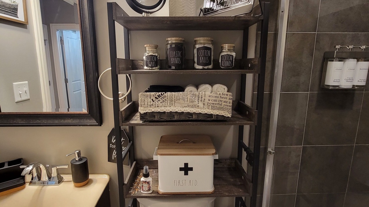Photo of Bathroom in DeKalb