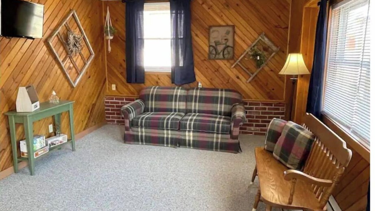 Photo of Livingroom in Nauvoo