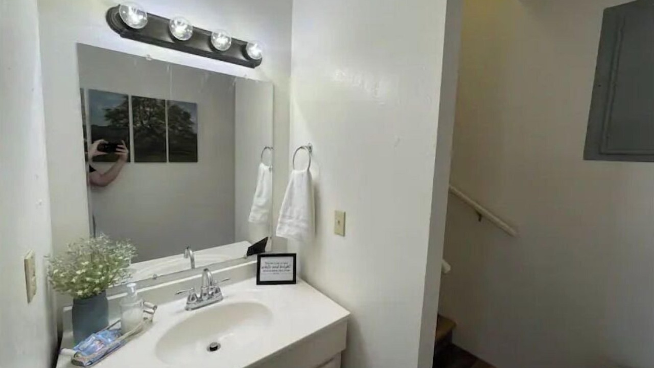 Photo of Bathroom in Nauvoo