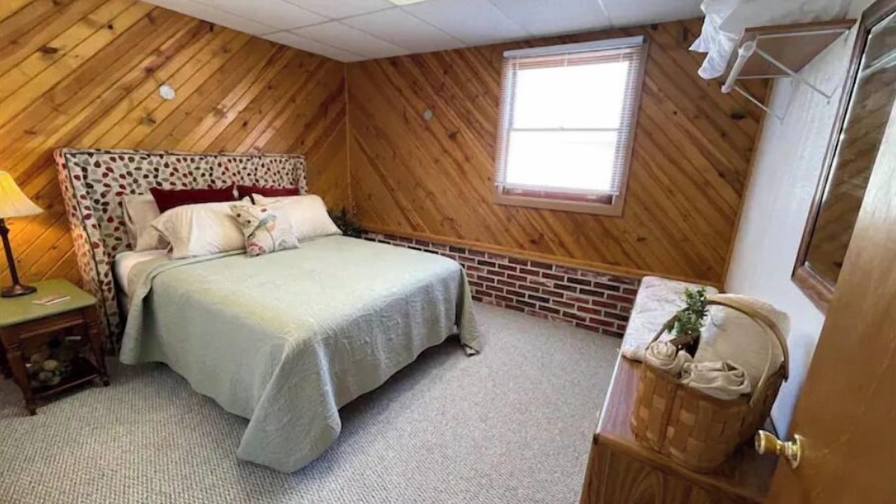 Photo of Bedroom in Nauvoo