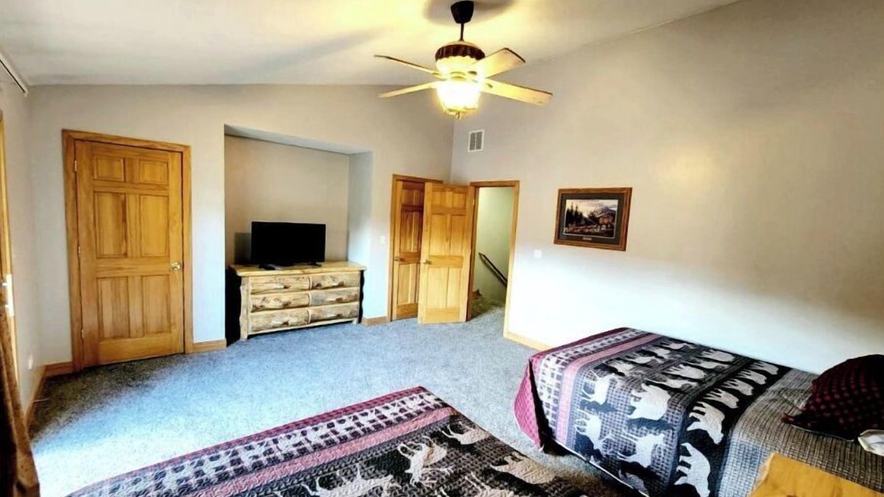 Photo of Bedroom in Oglesby