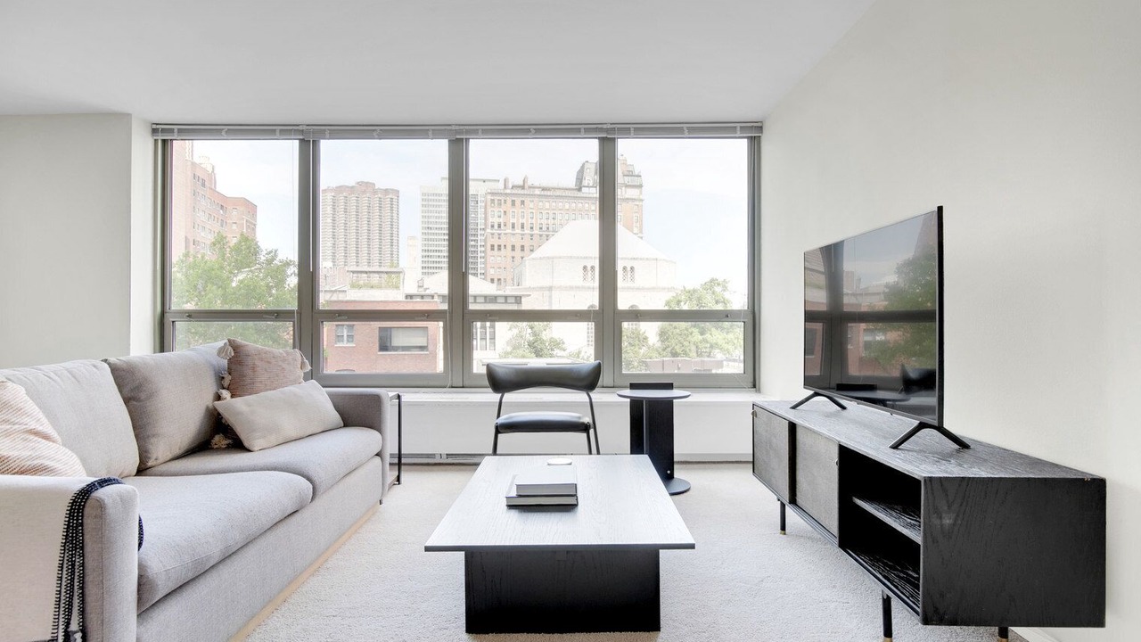 Photo of Livingroom in Lake View East