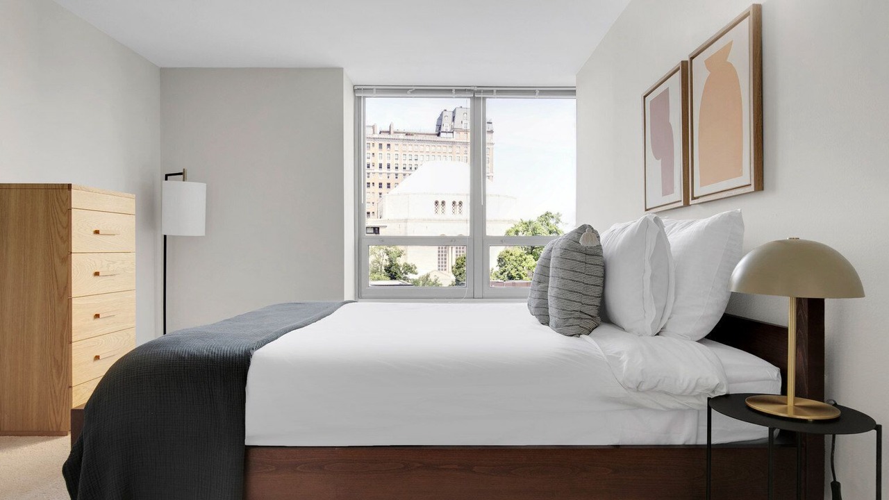 Photo of Bedroom in Lake View East