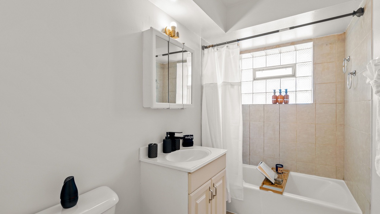 Photo of Bathroom in Oak Park