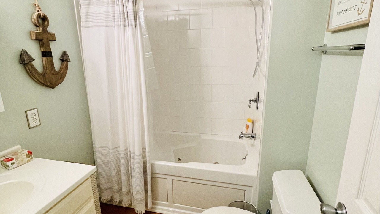 Photo of Bathroom in Marshall