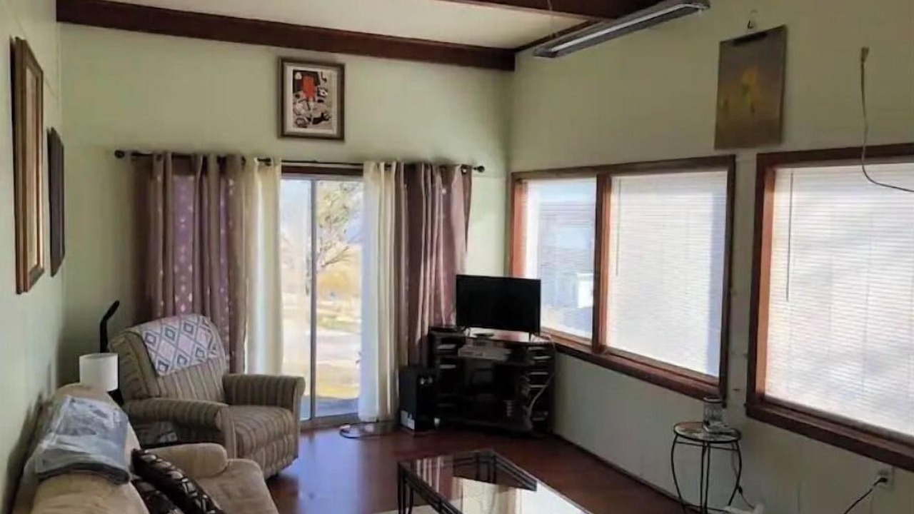 Photo of Livingroom in Elizabethtown