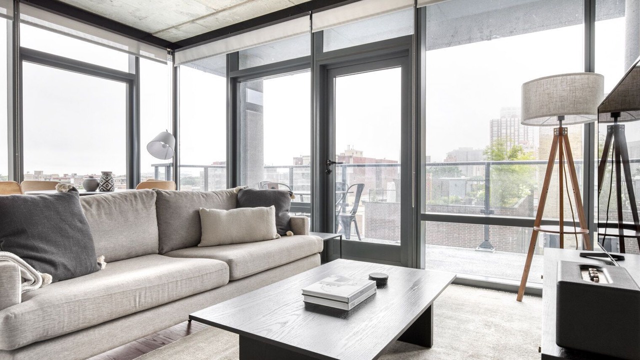 Photo of Livingroom in Lake View East