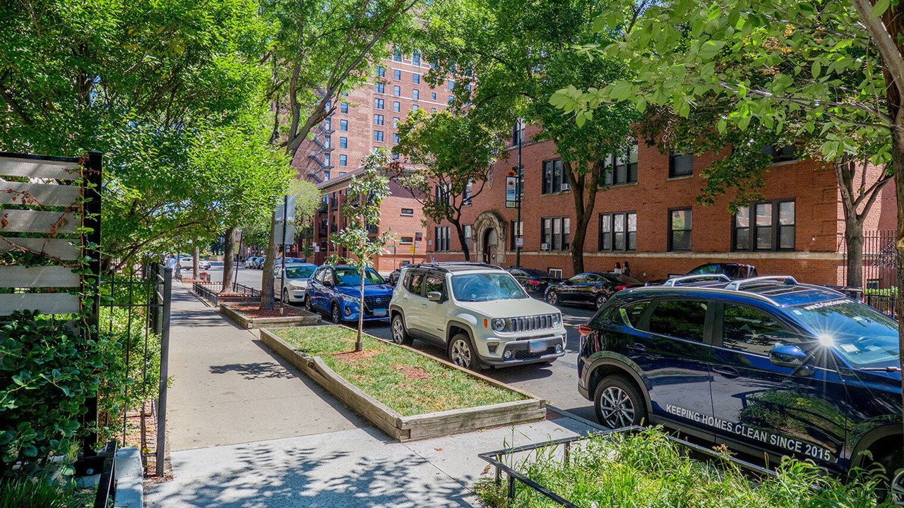 Photo of Outdoor in Lake View East