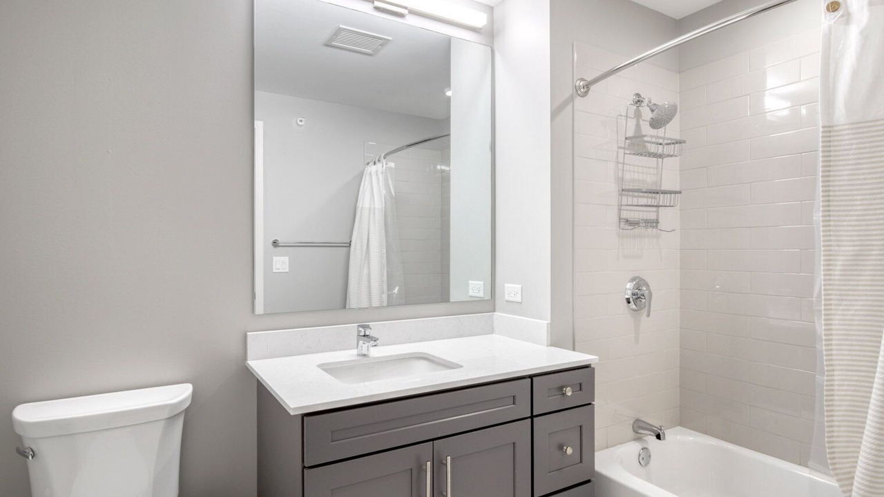 Photo of Bathroom in Lake View East