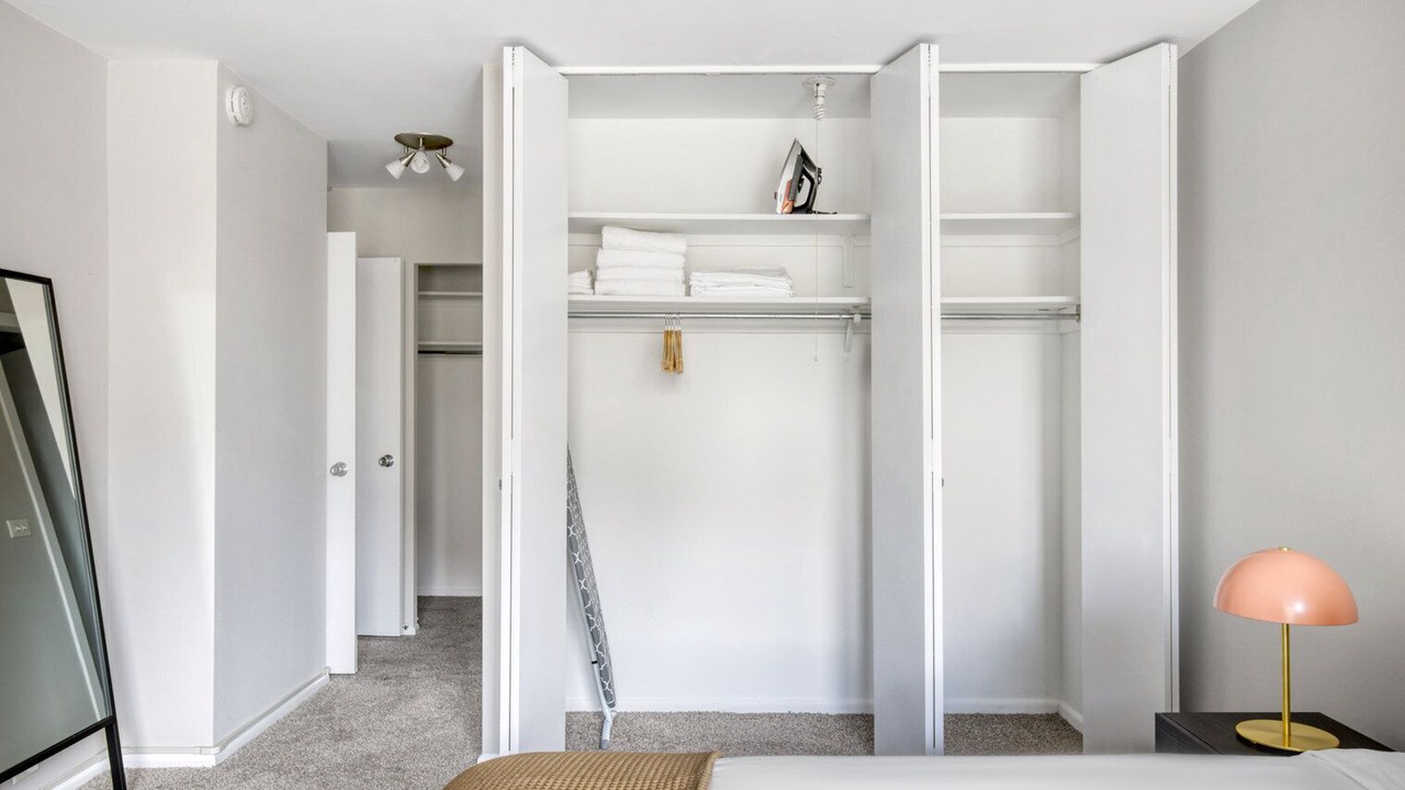 Photo of Bedroom in Lake View East