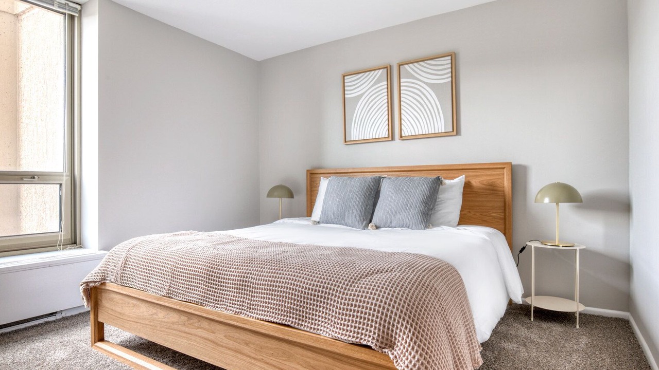 Photo of Bedroom in Lake View East