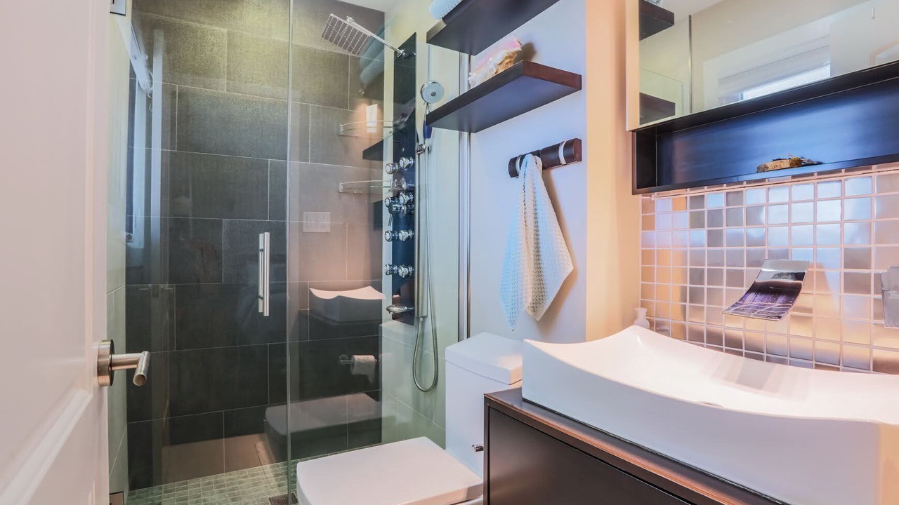 Photo of Bathroom in Elk Grove Village