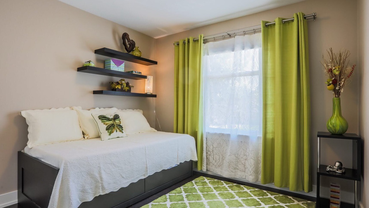 Photo of Bedroom in Elk Grove Village