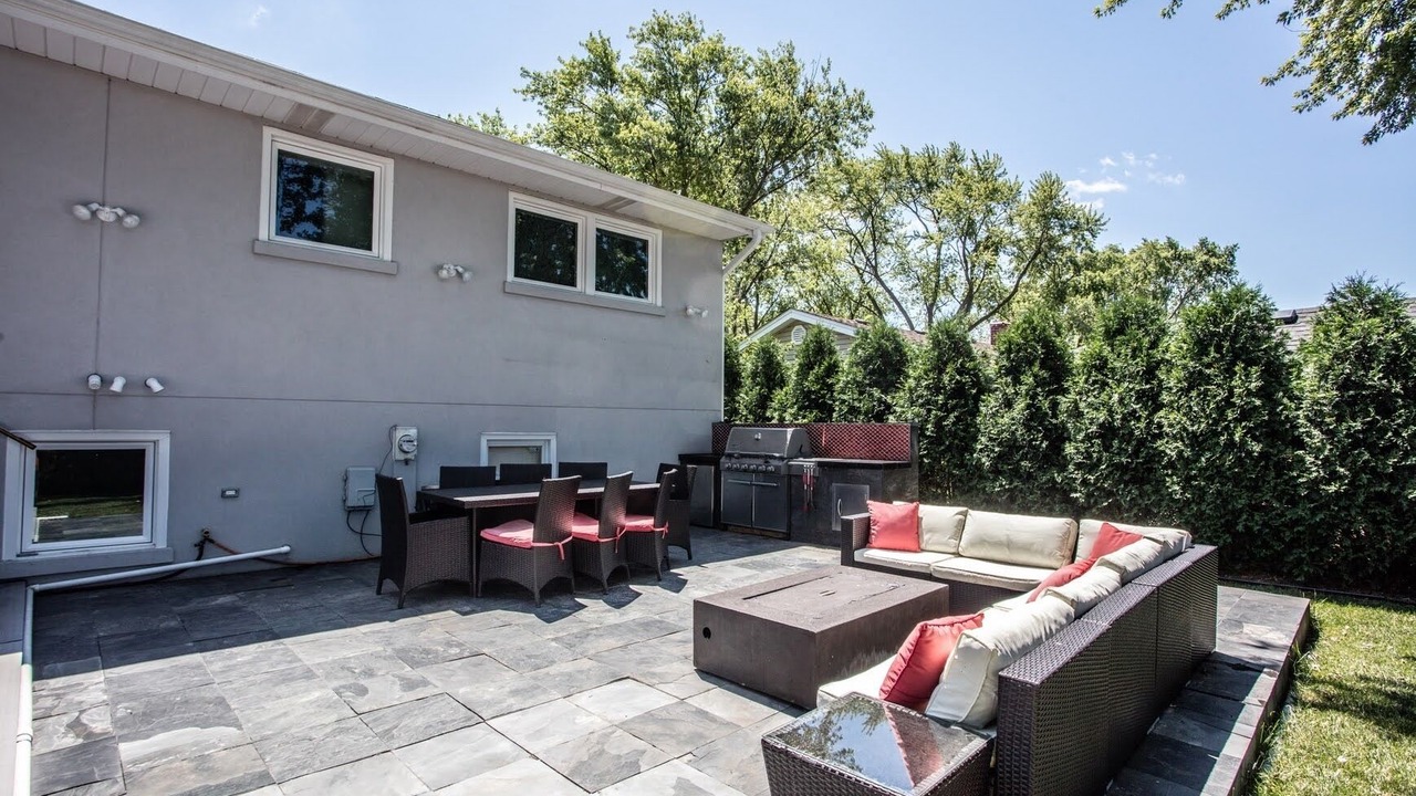 Photo of Outdoor in Elk Grove Village