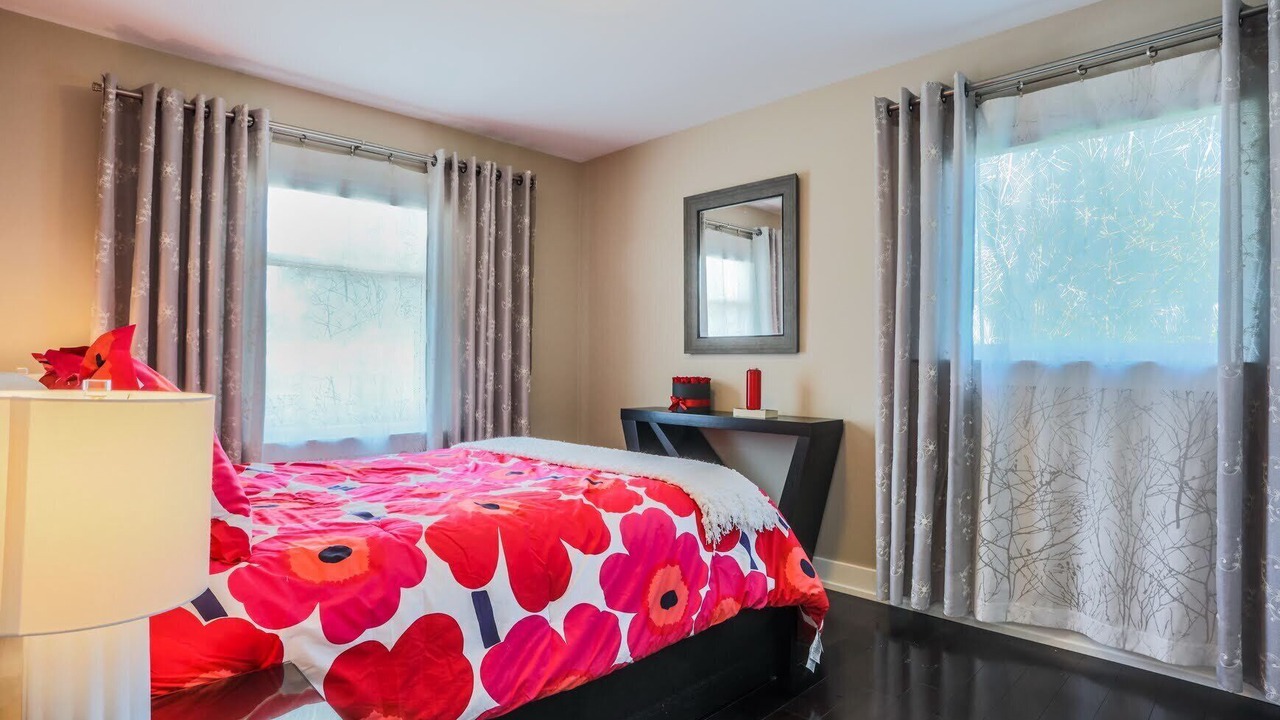 Photo of Bedroom in Elk Grove Village