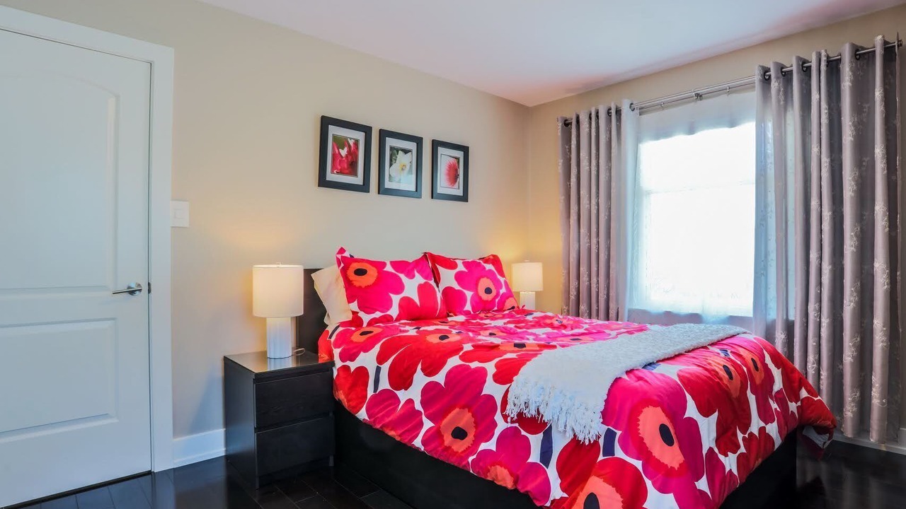 Photo of Bedroom in Elk Grove Village